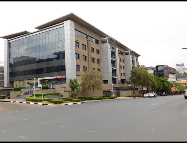 1,575M² OFFICE TO LET IN PARKTOWN